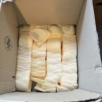 1Posten Schulterpolster bezogen ecru